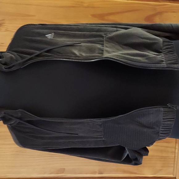 Adidas - Picture 6 of 16